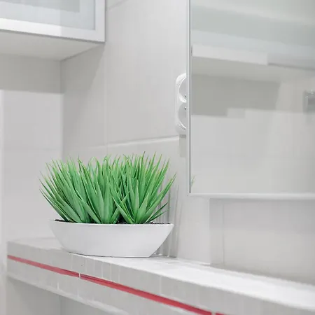 Ogrodowa 32 By Nyx *